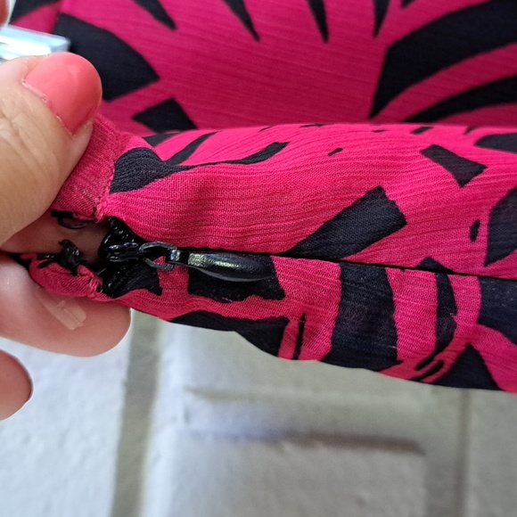 Le Suit Fusia/Black Tropical Lined Midi Skirt. Size 16 NWOT - Picture 4 of 8